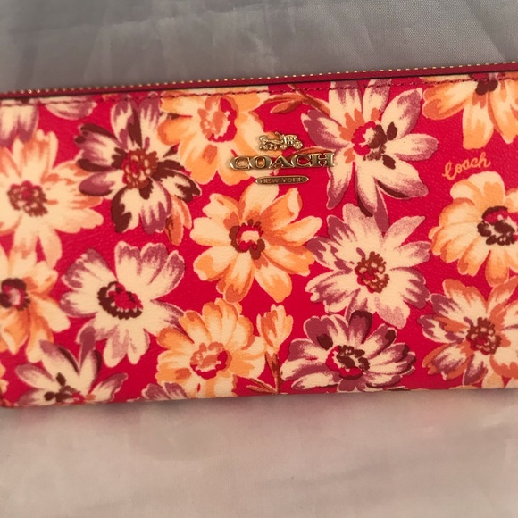 Coach Accordion Zip Wallet With Vintage - Picture 2 of 12